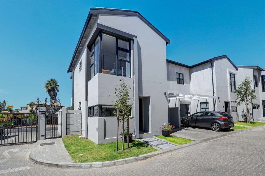 To Let 3 Bedroom Property for Rent in Vierlanden Western Cape